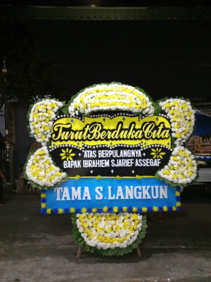 Papan Bunga Duka di Cipacing
