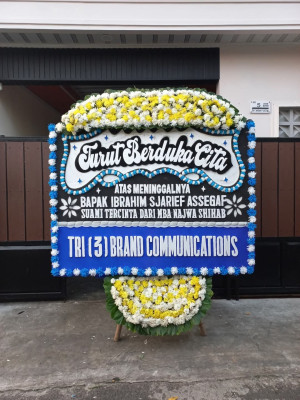 Papan Bunga Duka di Cipacing